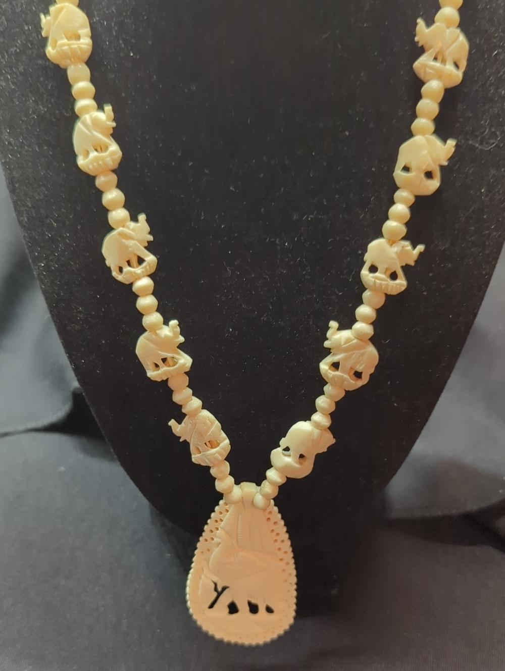 Hand-Carved Elephant Pendant Necklace - Cream